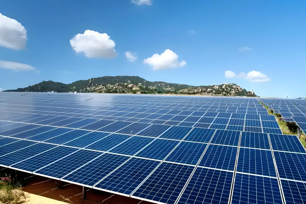 Derniers blogs de l'entreprise sur Application de l'entraînement de rotation IP66 dans les systèmes de suivi solaire extérieurs