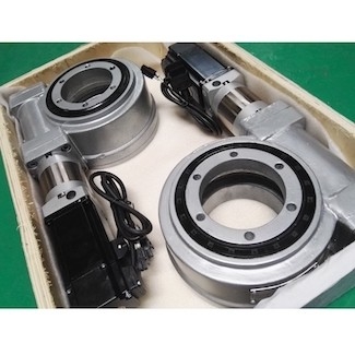 Voiture parabolique de moteur à courant alternatif de l'anneau 380V de pivotement d'engrenage à vis sans fin IP65 tenant des plates-formes