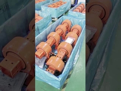 Tracteur hydraulique avec traçage de précision et équipement de verrouillage automatique